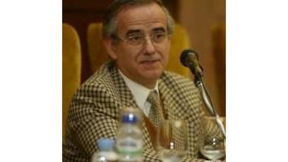 Francisco Flecha abrió ayer las jornadas de la escuela pública