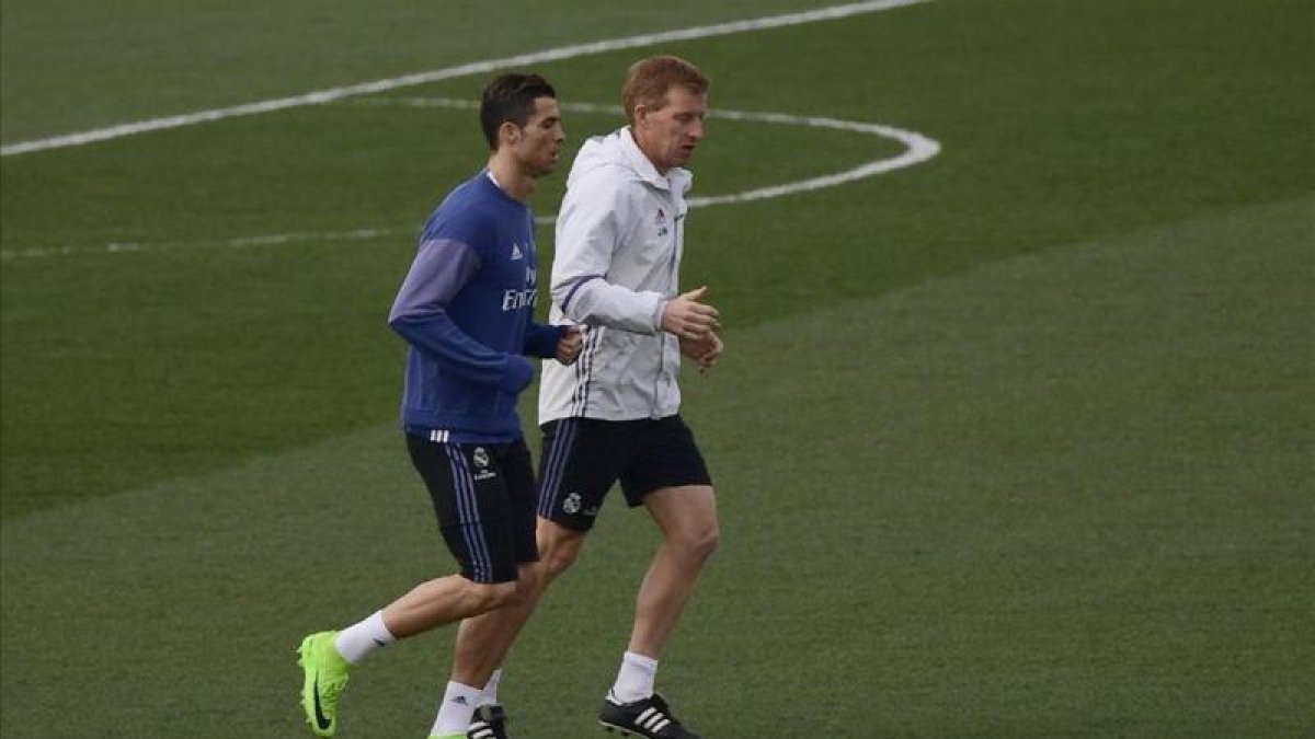 Ronaldo se ha ejercitado este viernes en Valdebebas junto al preparador físico.