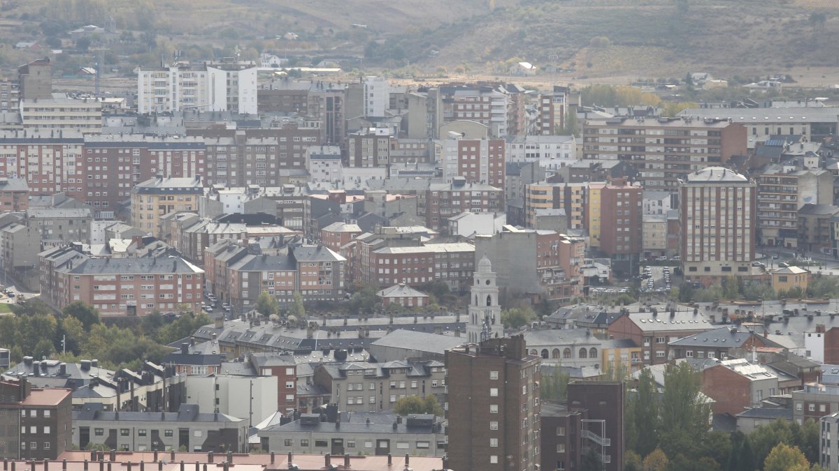 Vista de la ciudad de Ponferrada. L. DE LA MATA