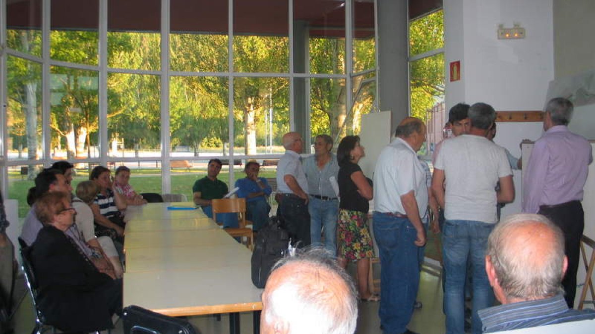 Imagen de la última reunión de los vecinos de Flores.