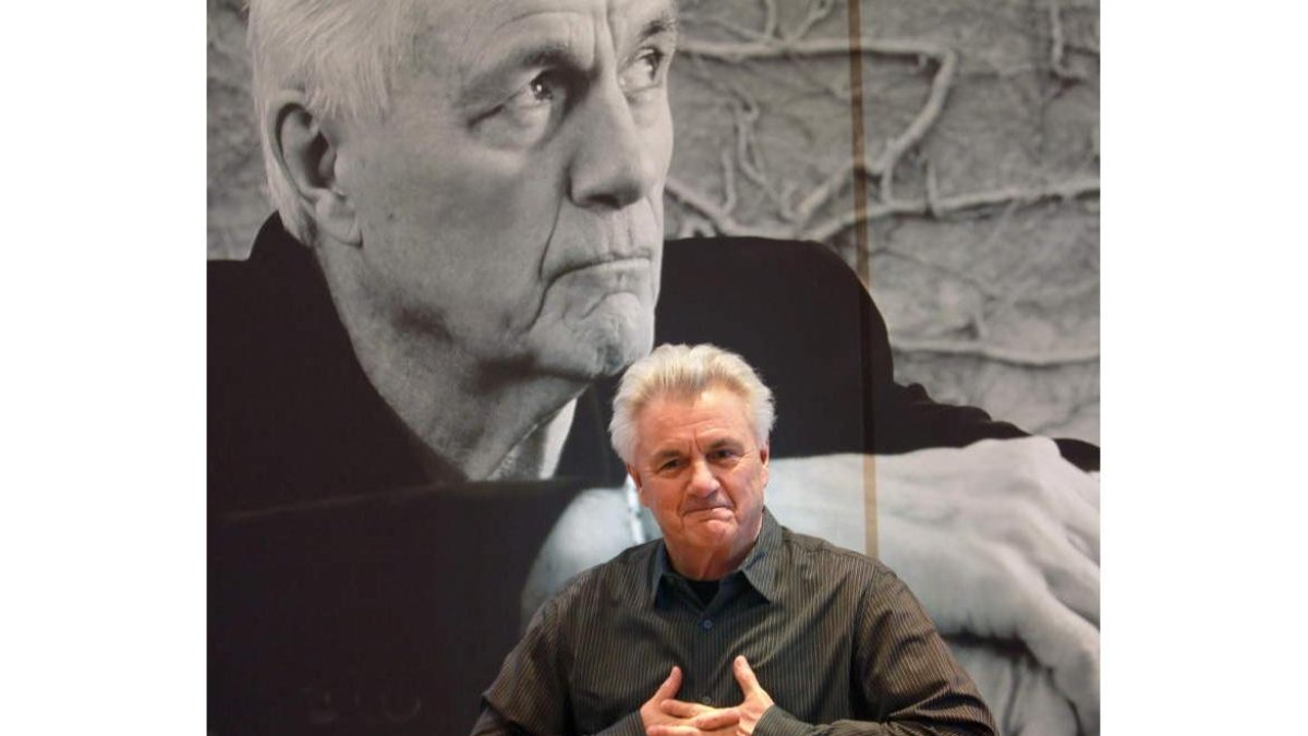 El escritor ha tardado entre ocho y nueve años en acabar este libro sobre ‘outsider’ y su búsqueda