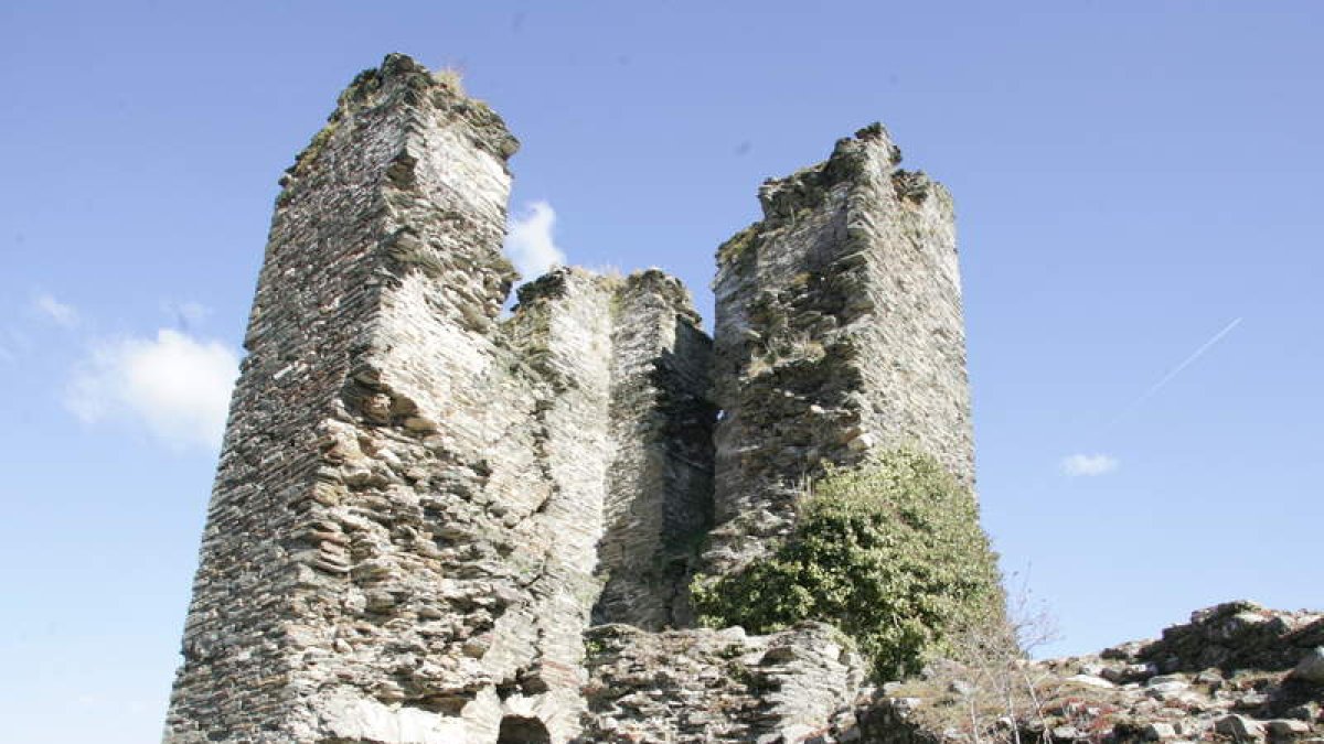 El estado del castillo de Balboa es preocupante. L. DE LA MATA