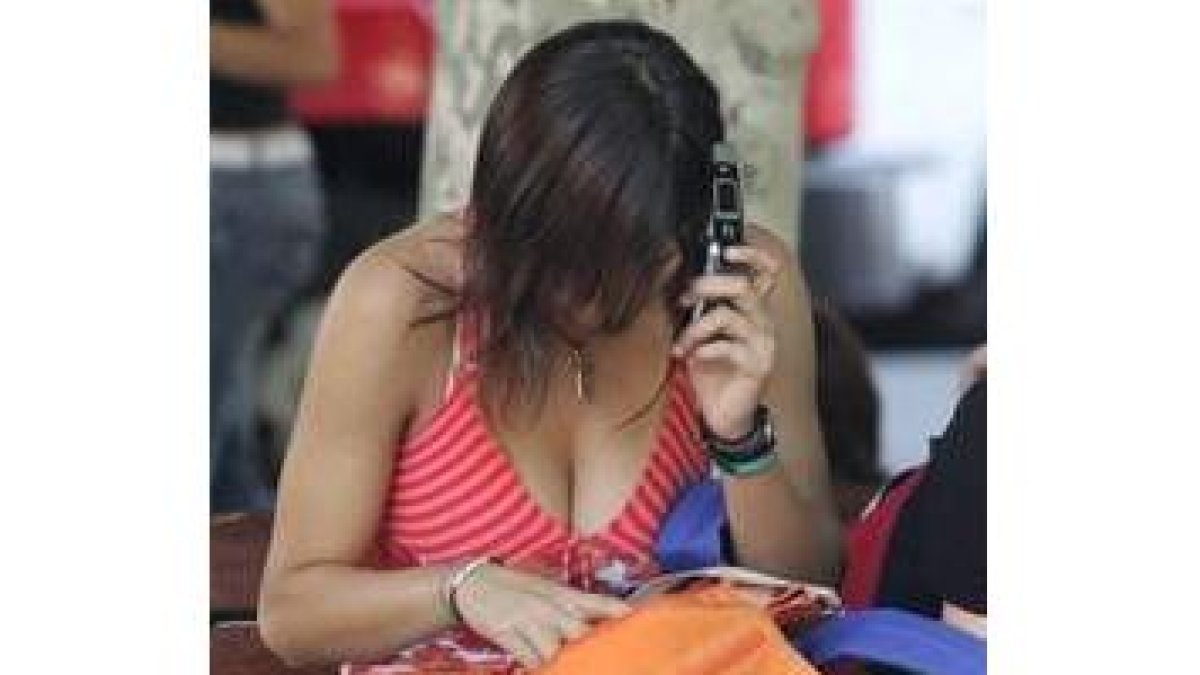 La utilización de los móviles en los centros docentes carece de control