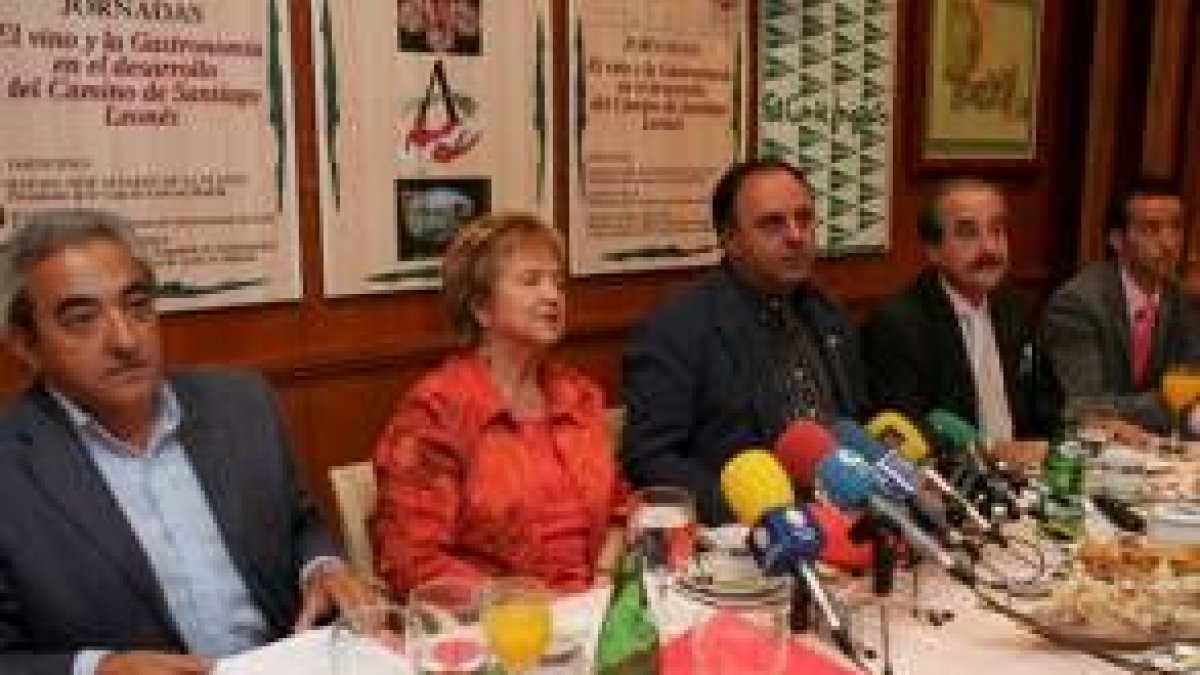 Presentación de las jornadas del vino y la gastronomía en el desarrollo del Camino de Santiago