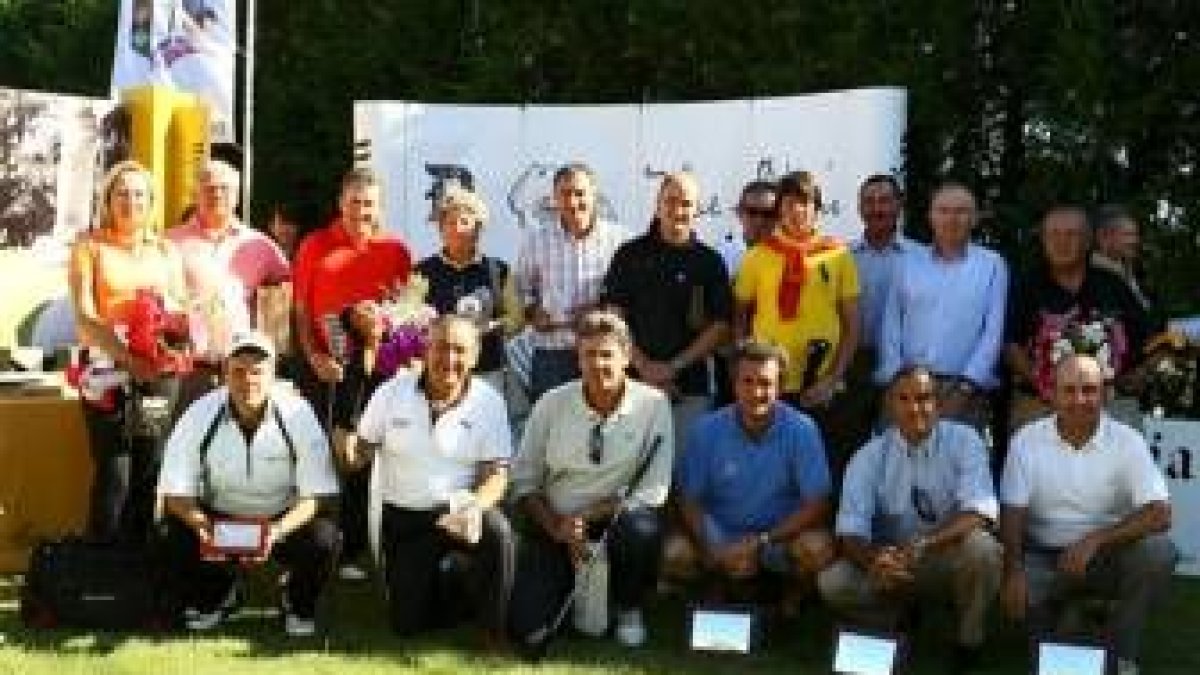 Imagen de familia de los ganadores del Torneo y el Pro-Am