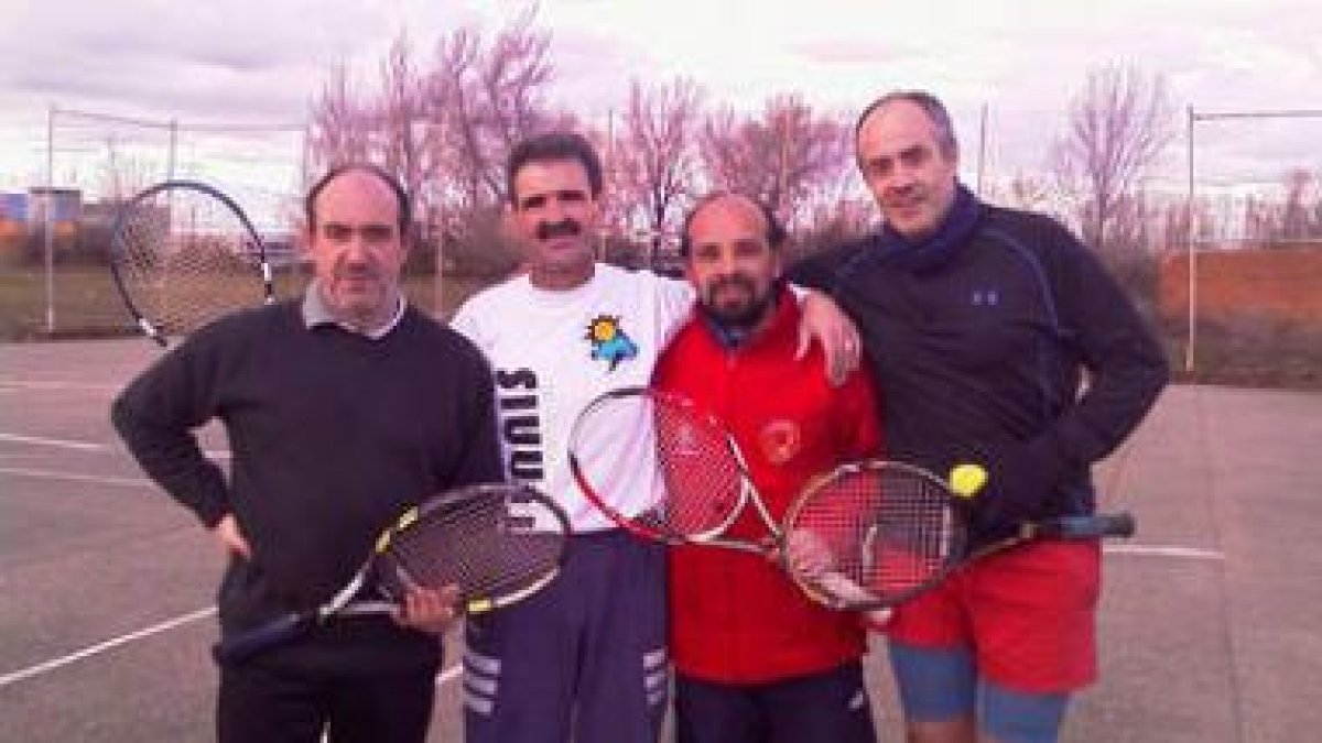 César Díez,José Bonet, Joaquín Arias e Ignacio Calvo antes de su enfrentamiento.