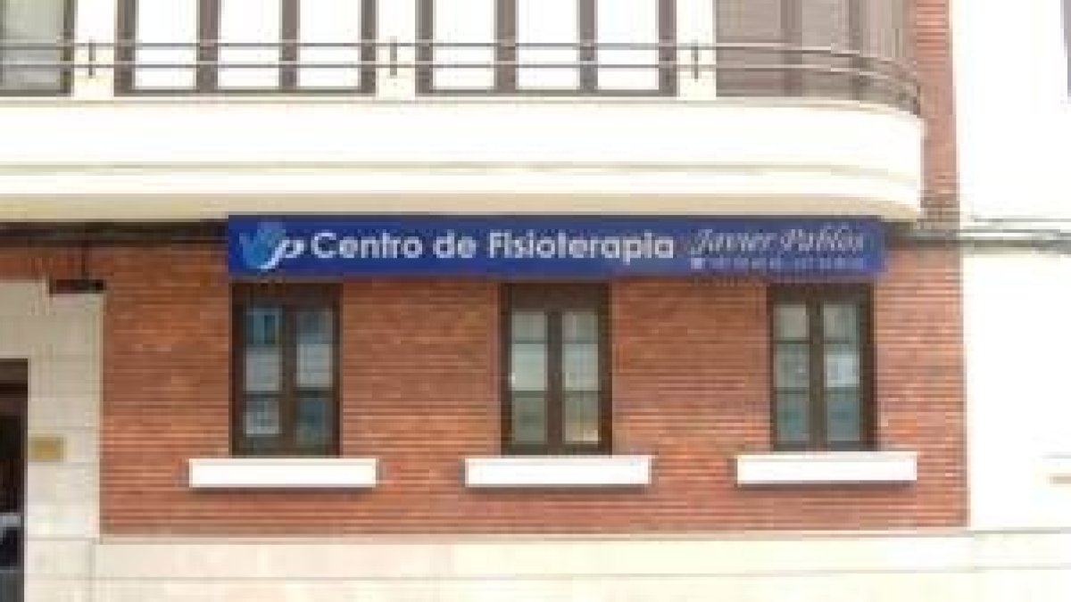 Fachada principal del Centro de Fisioterapia Javier Pablos en León