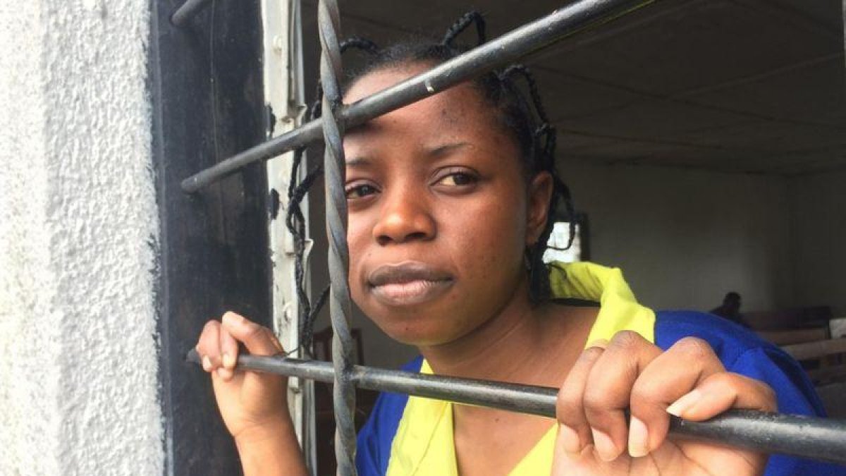 Esta foto de Rebecca Kabugho en la cárcel de Goma se convirtió en un icono de la lucha por la democracia en Congo.