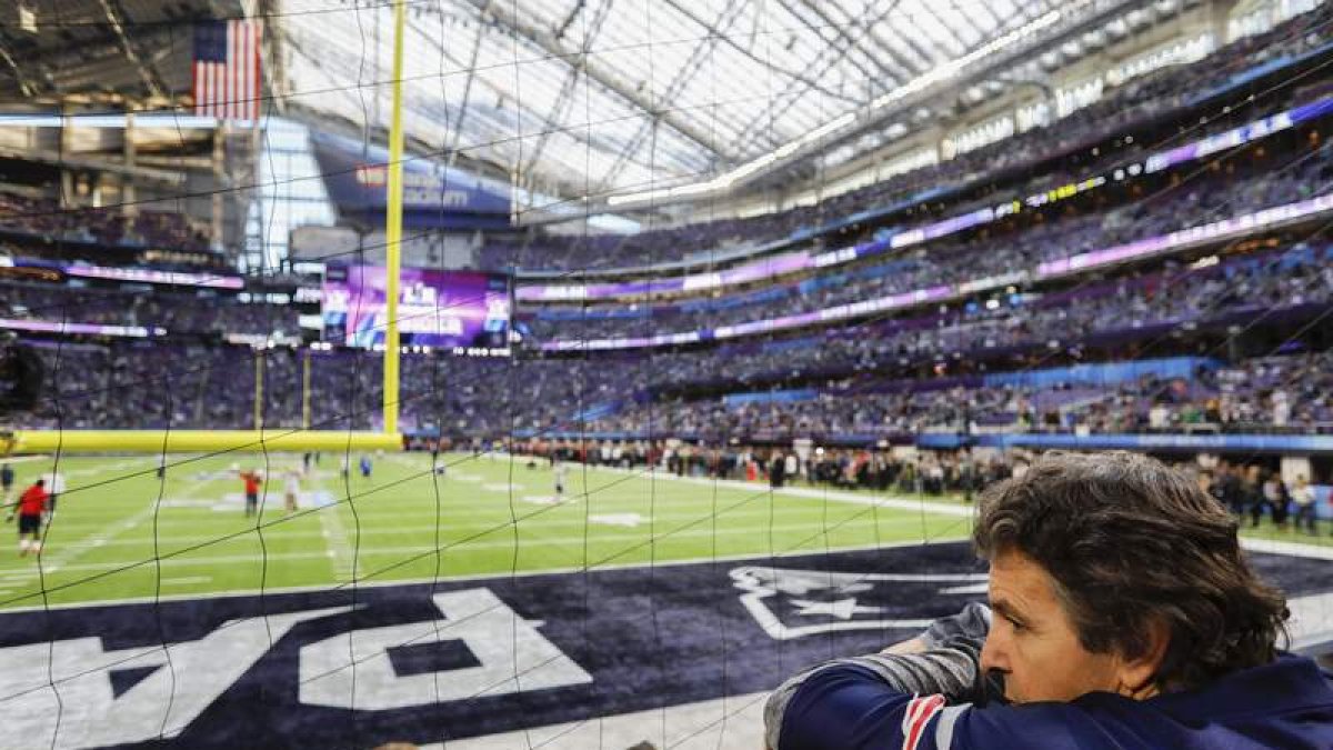 Patriots y Eagles libraron en Minnesota un partido intenso con el premio para el vencedor del título de la Super Bowl. LANE
