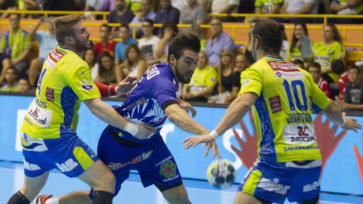 Juanjo Fernández regresó al equipo tras cinco meses fuera por una lesión. MARIAM MONTESINOS