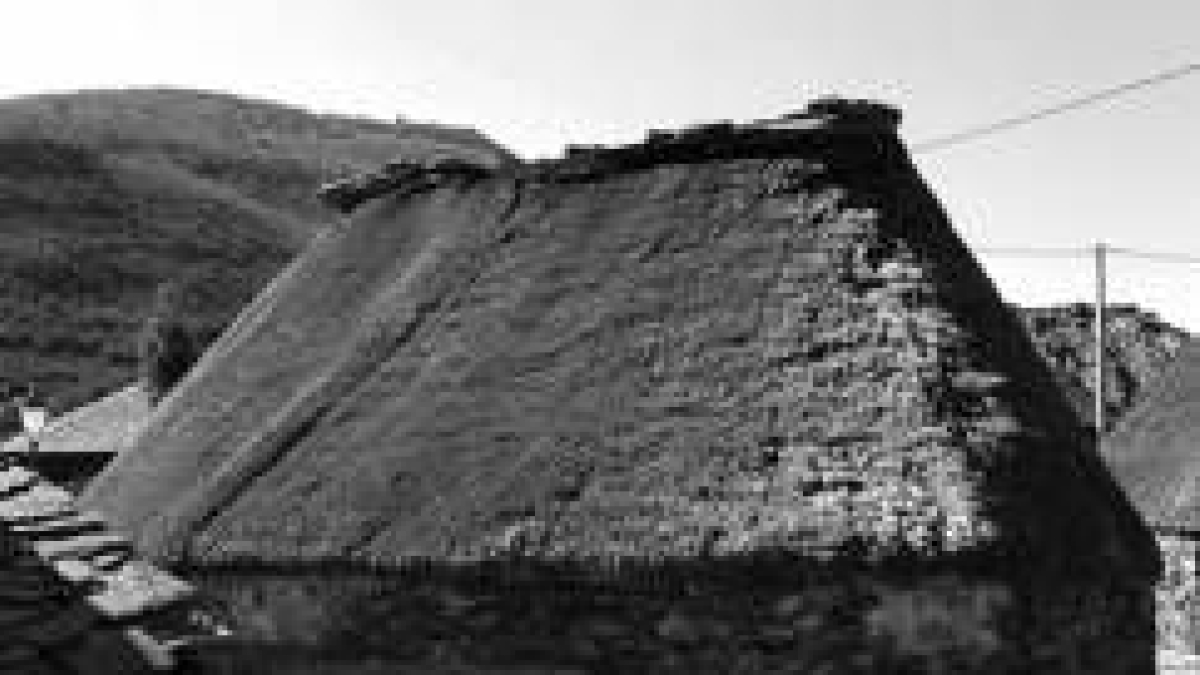 Palloza bien conservada en el pueblo de Balouta