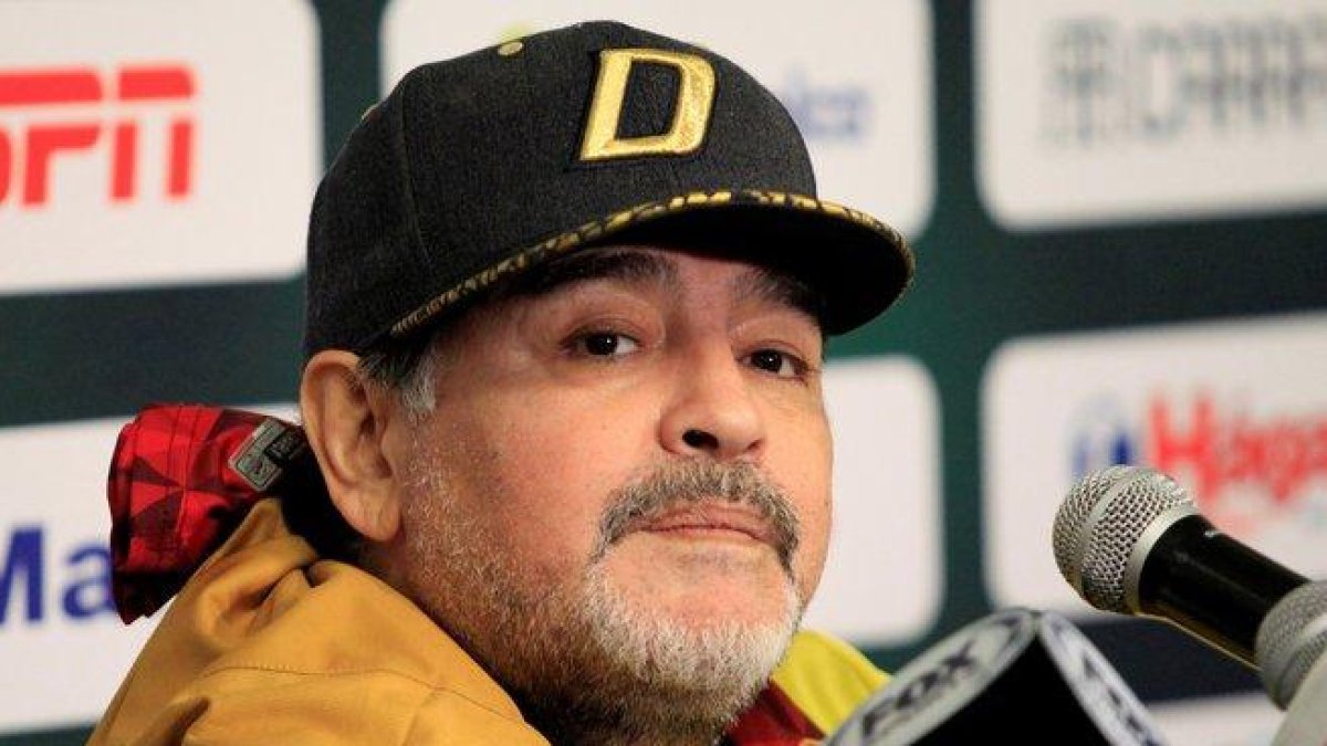 Diego Armando Maradona volvería a México tras la operación para dirigir a los Dorados de Sinaloa.