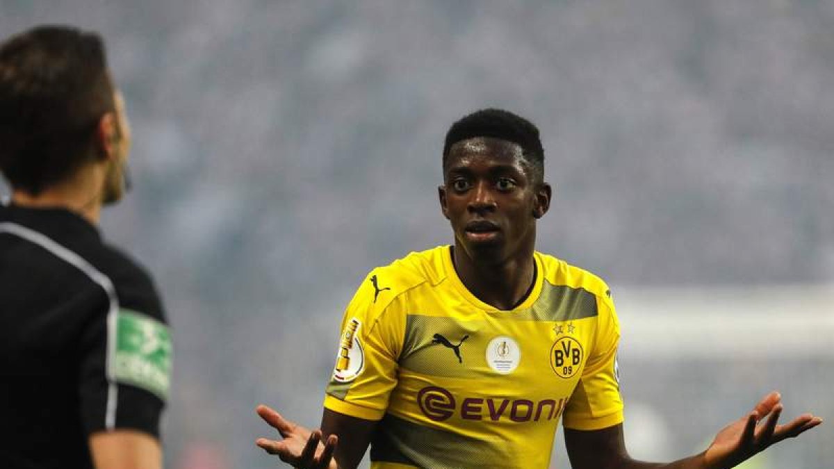 Dembélé, con la camiseta del Borussia Dortmund, aún su actual equipo. FELIPE TRUEBA