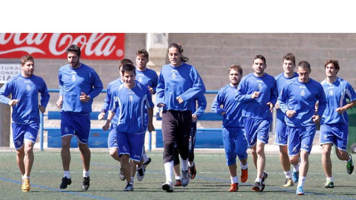 La plantilla de la Cultural prepara con suma intensidad el encuentro del domingo frente al Mancha Real en el Reino de León.