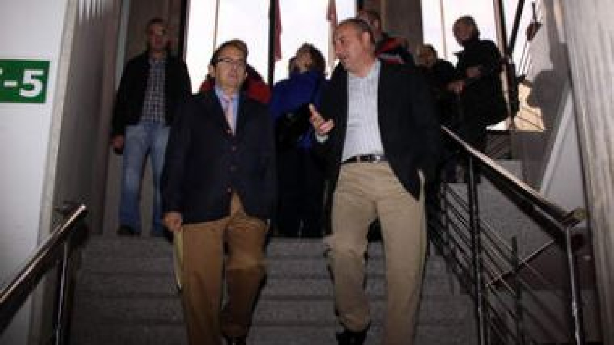 Luis Aznar, junto al coordinador de Protección Civil del consistorio, Carlos Díez.