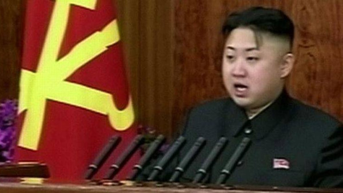 Kim Jong-un, durante su alocución televisiva, el martes.