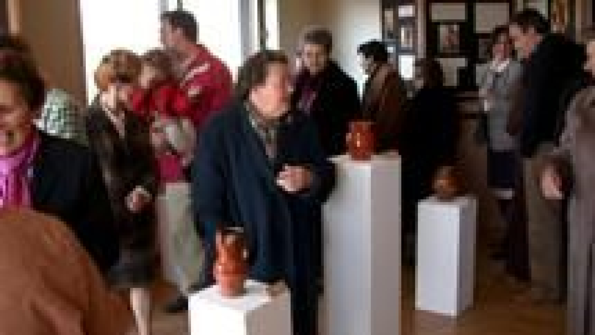 Los vecinos se han volcado con la muestra de alfarería instalada en la Casa del Médico
