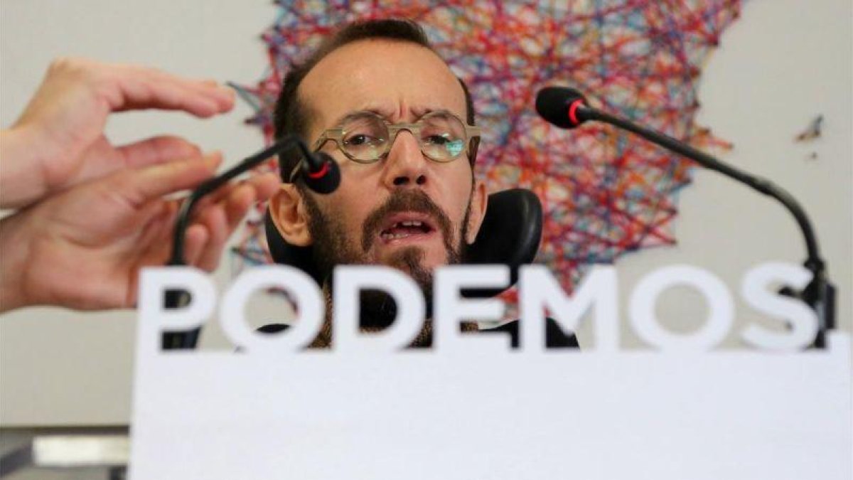 Pablo Echenique, durante la rueda de prensa en la sede de Podemos en Madrid.