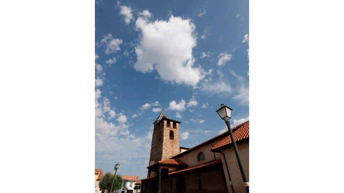 Los rincones de Santa Marina del Rey son únicos. Además del marco incomparable de sus ricas tierras, fértiles por el paso del Órbigo y propicias para la agricultura, el municipio también ha sabido aprovechar la belleza del río para que los turistas y los