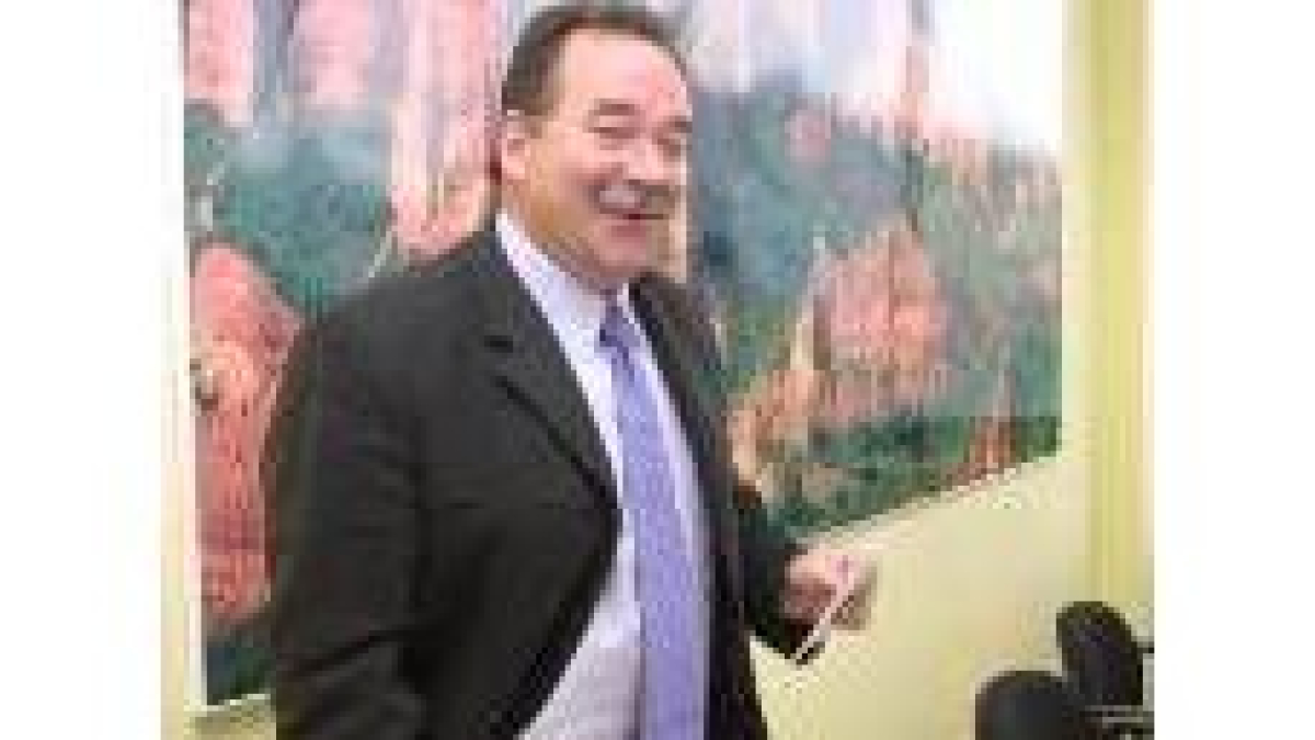 Saavedra se muestra muy confiado en sus fuerzas y también en las debilidades del candidato del PP