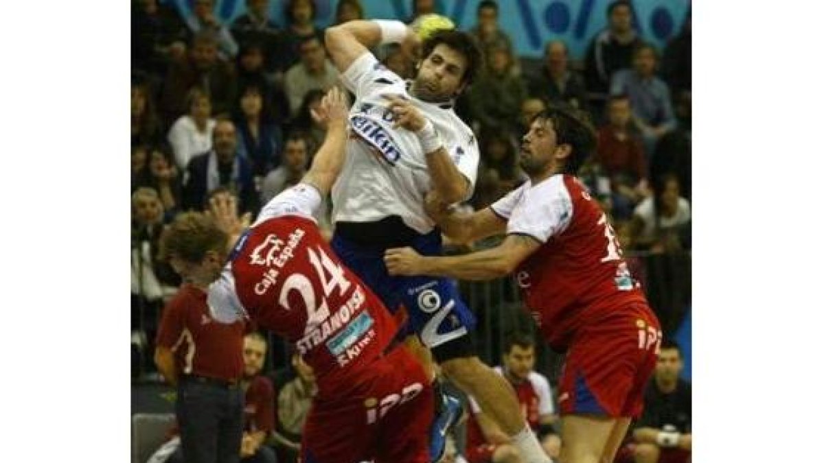 Antonio García durante un partido de esta temporada en que se enfrentó al Reale Ademar.