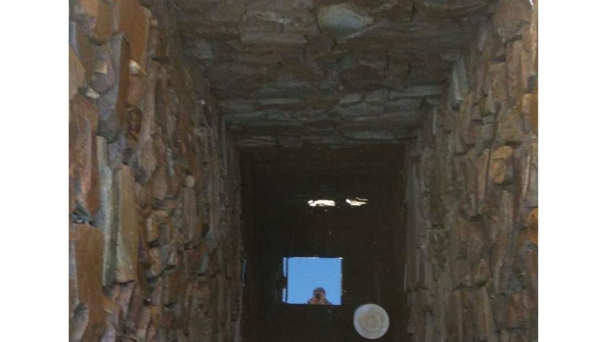 Interior de uno de los pozos inventariados en la zona de riego. DL