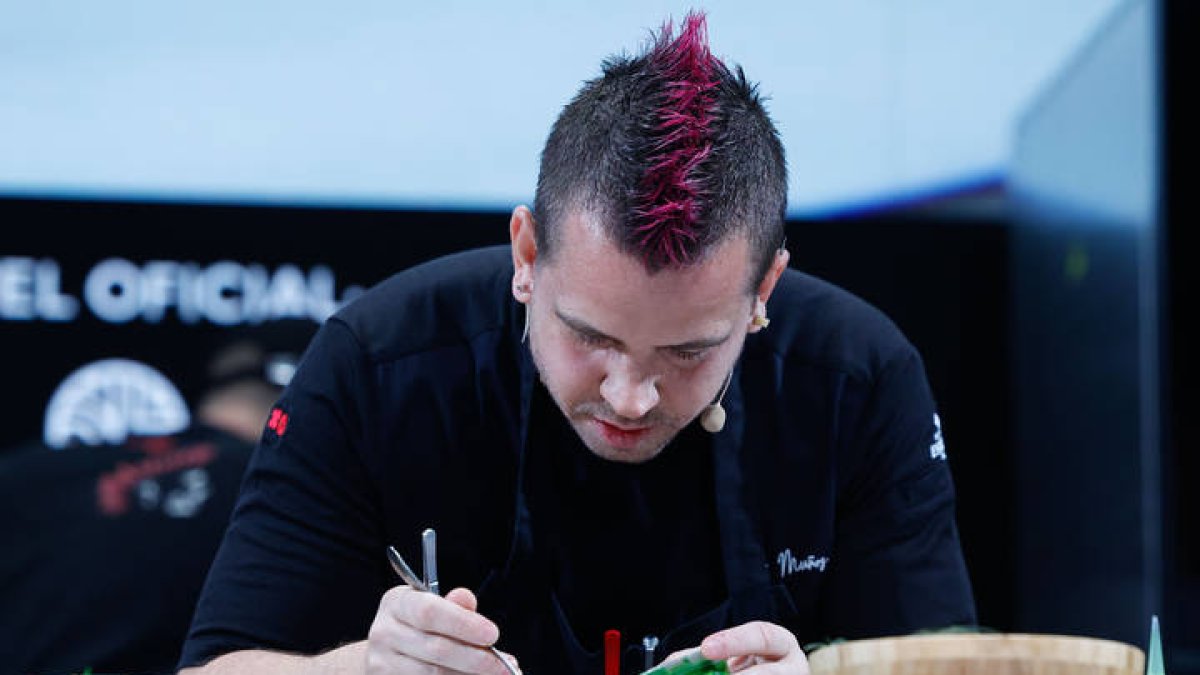El chef madrileño Dabiz Muñoz durante una ponencia en la 21 edición del congreso gastronómico internacional Madrid Fusión. CHEMA MOYA