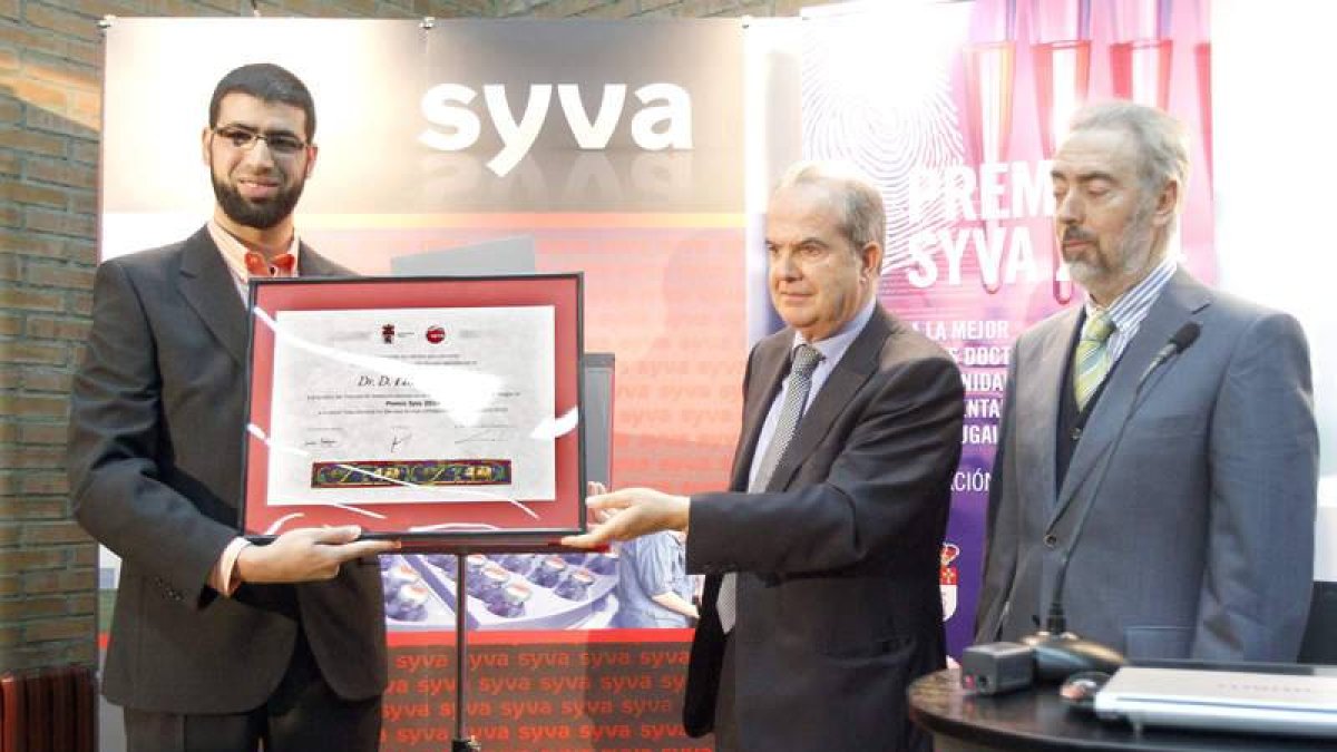 Entrega del premio, ayer en Veterinaria.