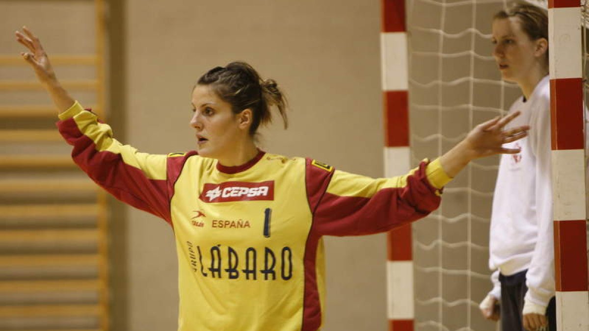 La portera del Cleba, Cristina, ahora en la selección.