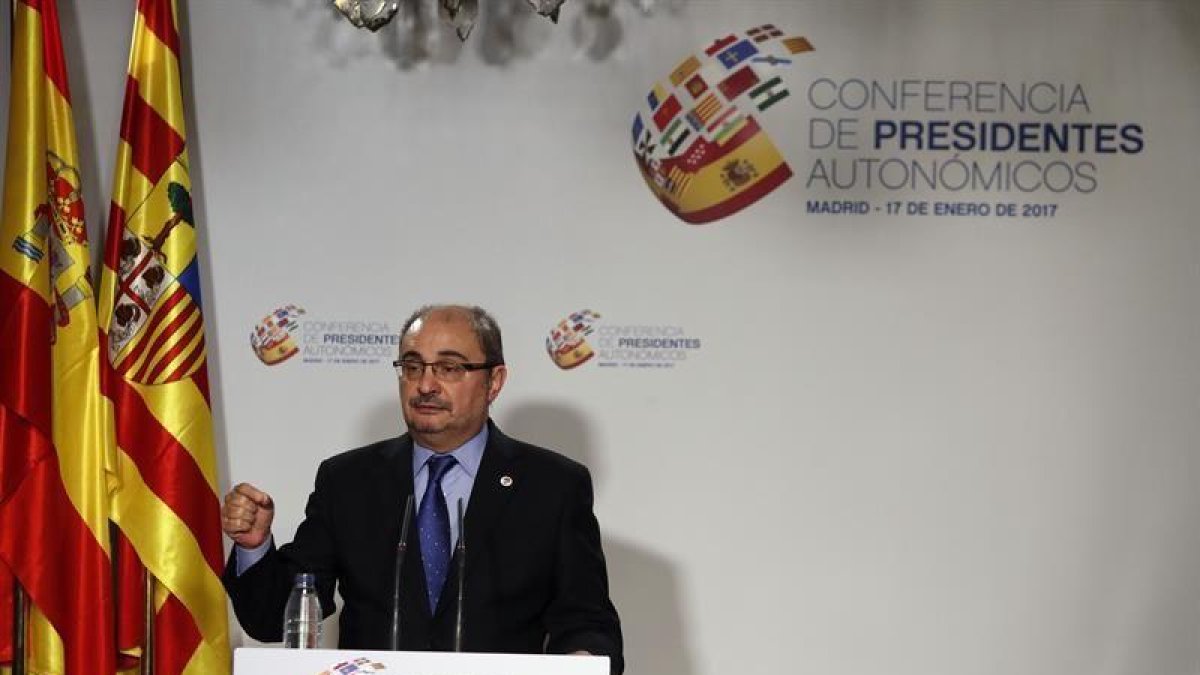 El presidente de Aragón, Javier Lambán, durante su comparecencia en la al término de la VI Conferencia de Presidentes Autonómicos.
