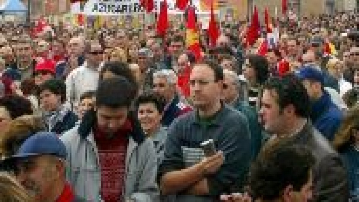 Ninguna de estas personas pudo ver a Herrera, ya que el presidente acudió a las 8.36 horas