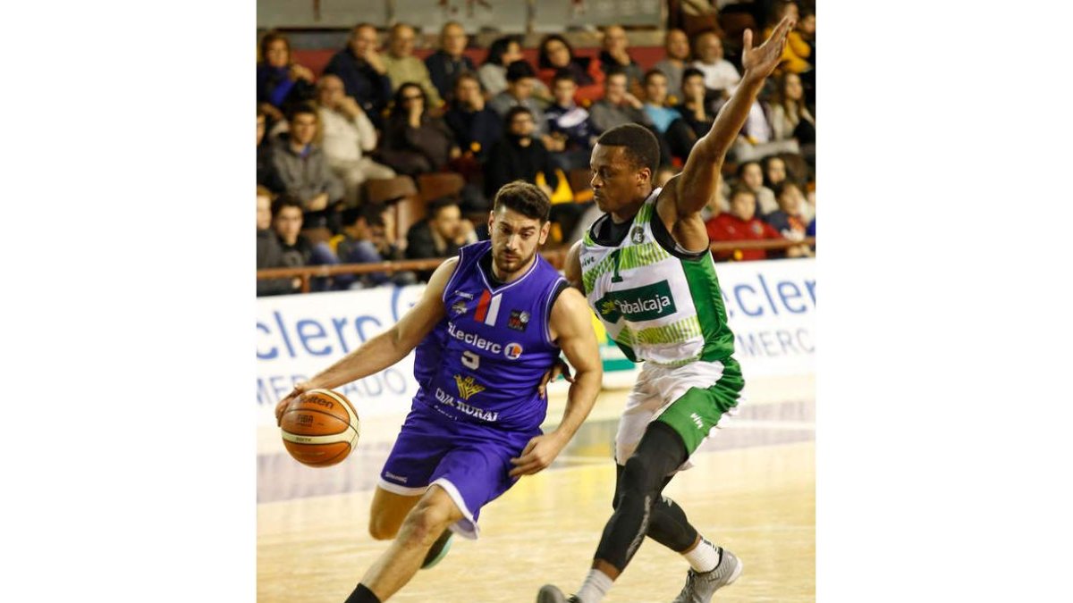 El Agustinos E.Leclerc ya venció al Albacete en el Palacio. F. OTERO