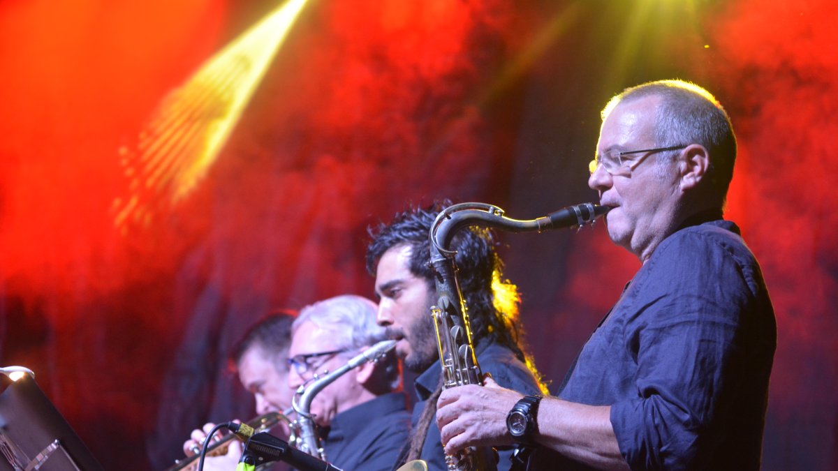 Sección de viento de la banda de jazz y funk leonesa Goodman Collective en un concierto