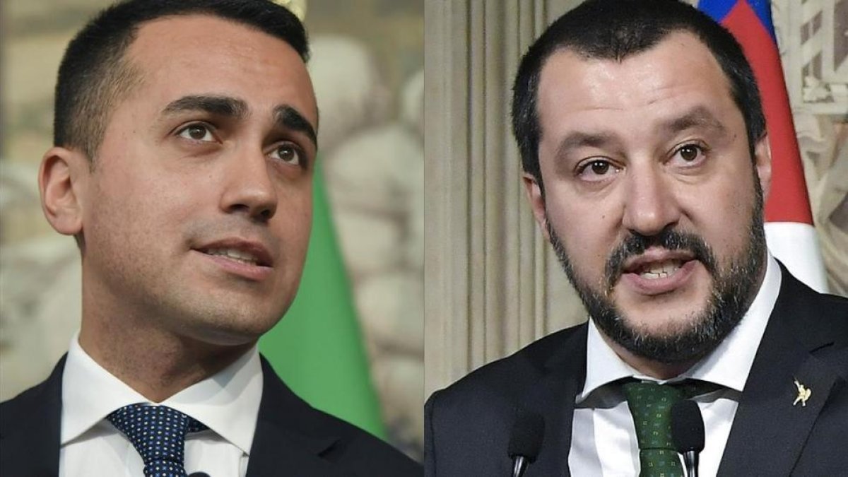 Luigi Di Maio (i), líder del Movimiento 5 Estrellas, y Matteo Salvini (d), líder de la Liga Norte