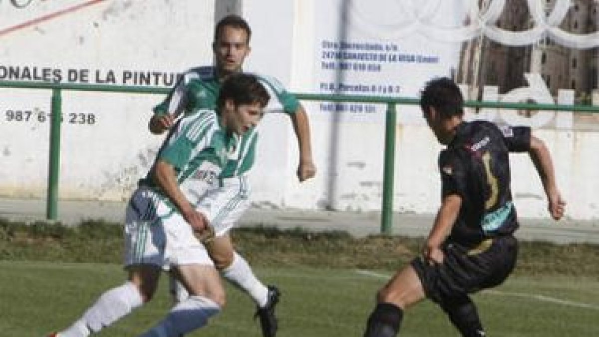 Cultural B y Atlético Astorga dirimen esta tarde puntos vitales para ambos contendientes.