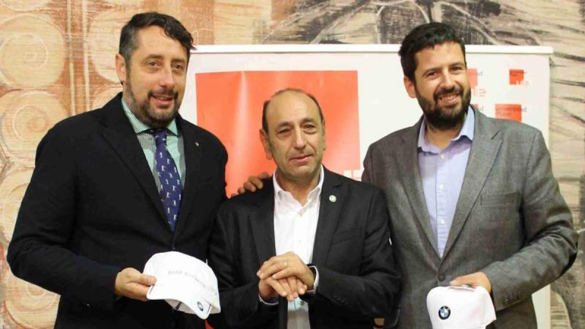 Carlos Cueto, Ángel Alonso y Ángel López presentaron el torneo.