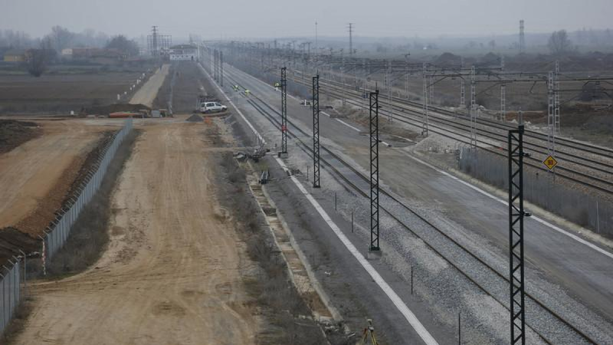 Imagen de los terrenos de Torneros anejos a la plataforma ferroviaria