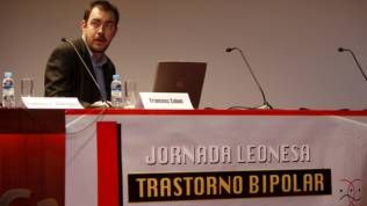 Francesc Colom, en un momento de la jornada sobre trastorno bipolar celebrada ayer en León
