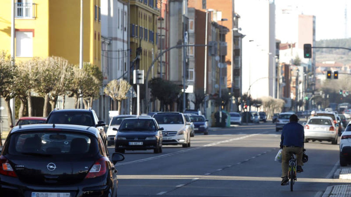 Ciclista en Doctor Fleming. MARCIANO PÉREZ