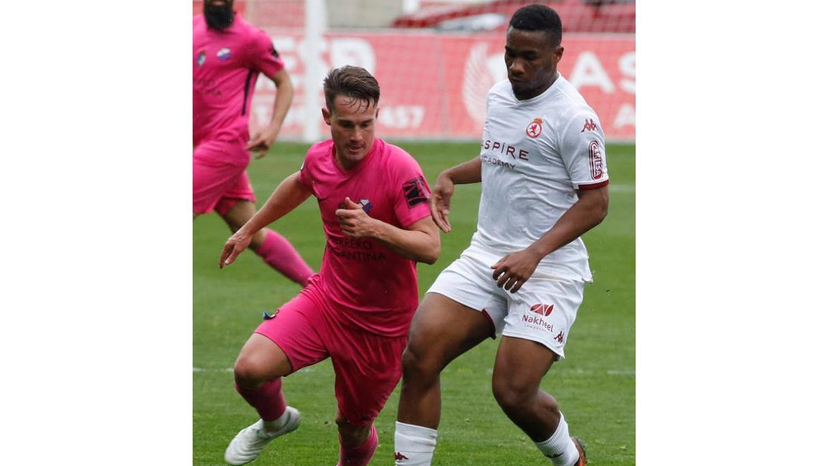 La SD Ponferradina y la Cultural acabarán sus respectivas ligas, según pretende la Fifa.