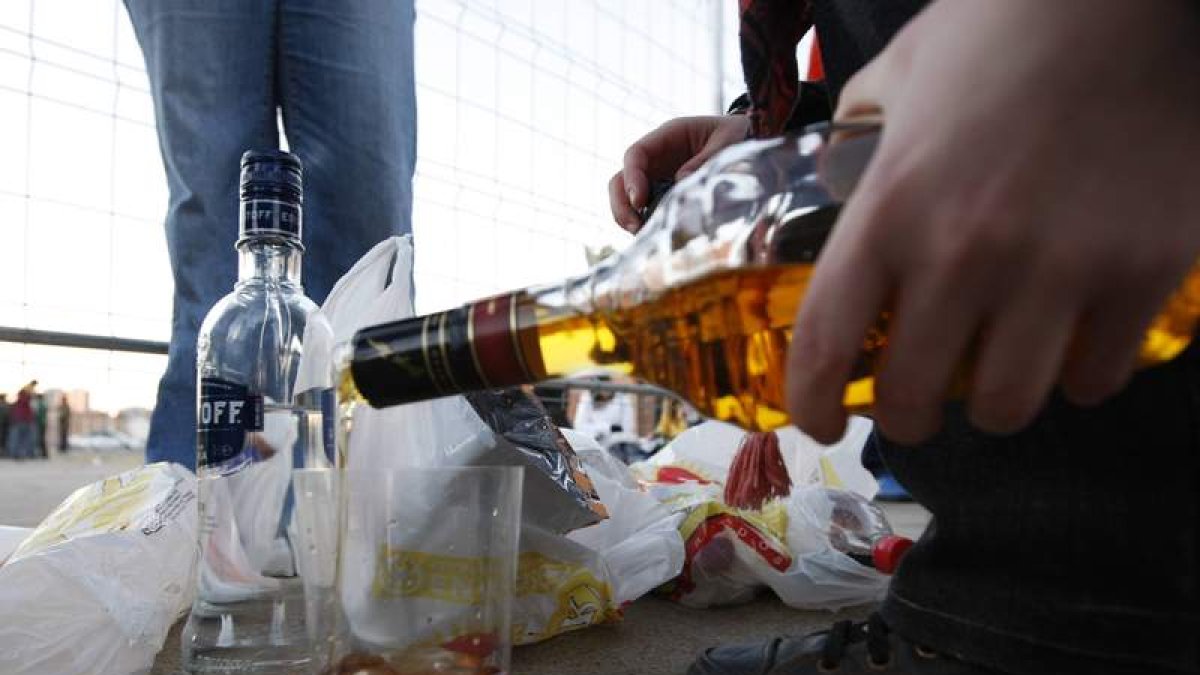 Los meses de verano disparan el consumo de drogas. JESÚS F. SALVADORES