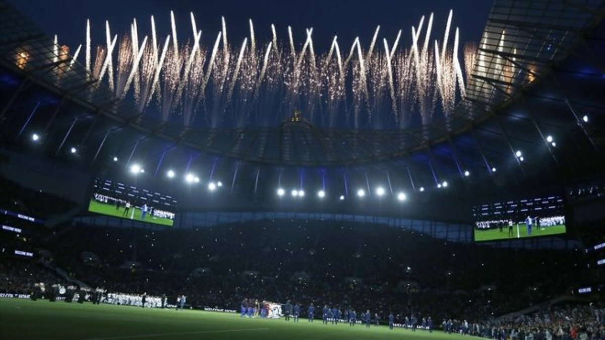 El nuevo estadio del Tottenham en su inauguración de este miércoles.