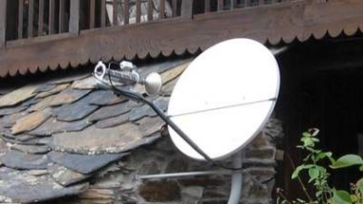 Antena parabólica de recepción de la TDT.
