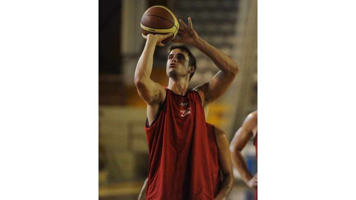 Rocchia estará frente al Iruña a pesar de su lumbalgia.