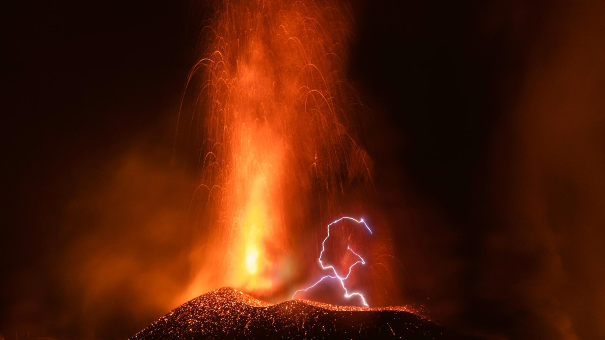 'La hoz y el martillo', del fotógrafo berciano Santi Leonardo, ha sido la imagen ganadora en la categoría absoluta. SANTI LEONARDO