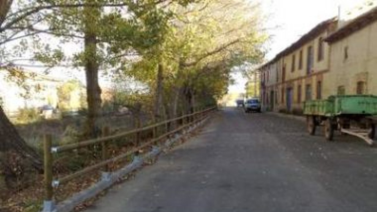 Imagen de la obra del vallado del puente en Castrotierra.