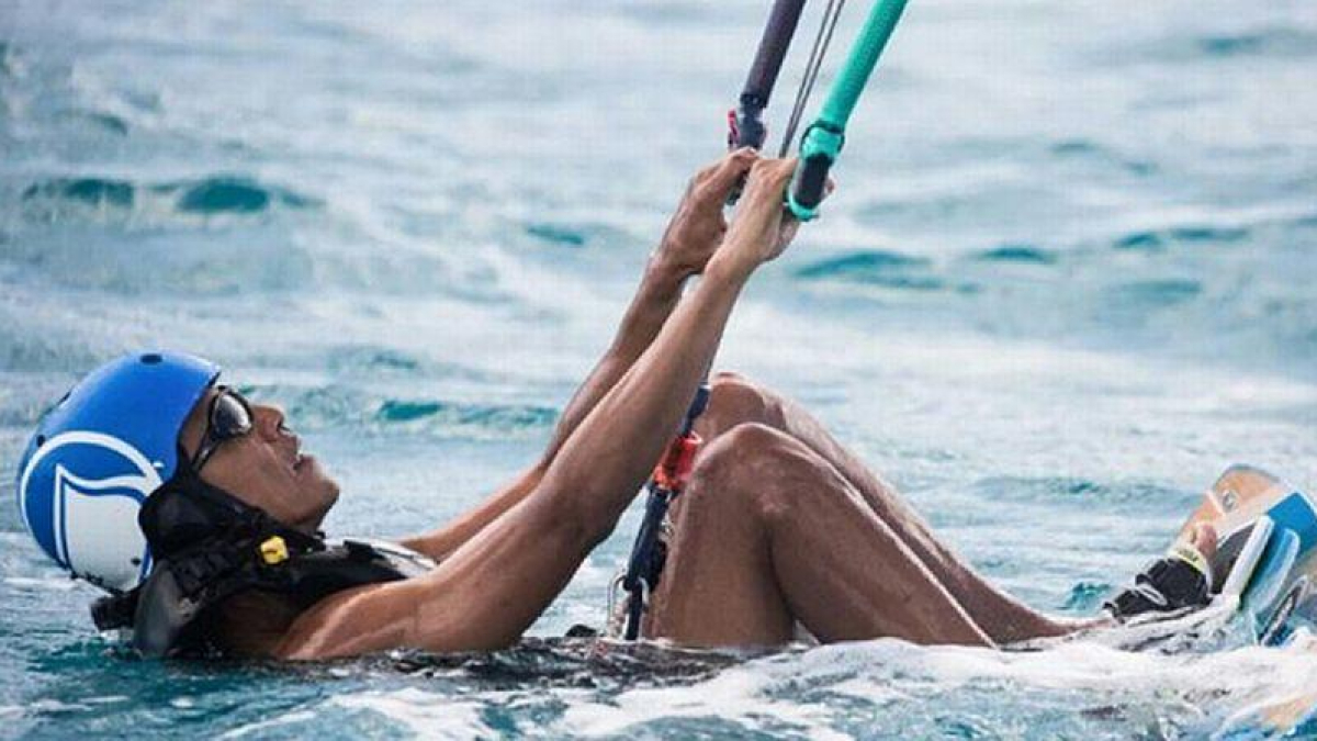 Barak Obama y Richard Branson, compiten en kitesurfing en Isla Mosquito (Islas Vírgenes).