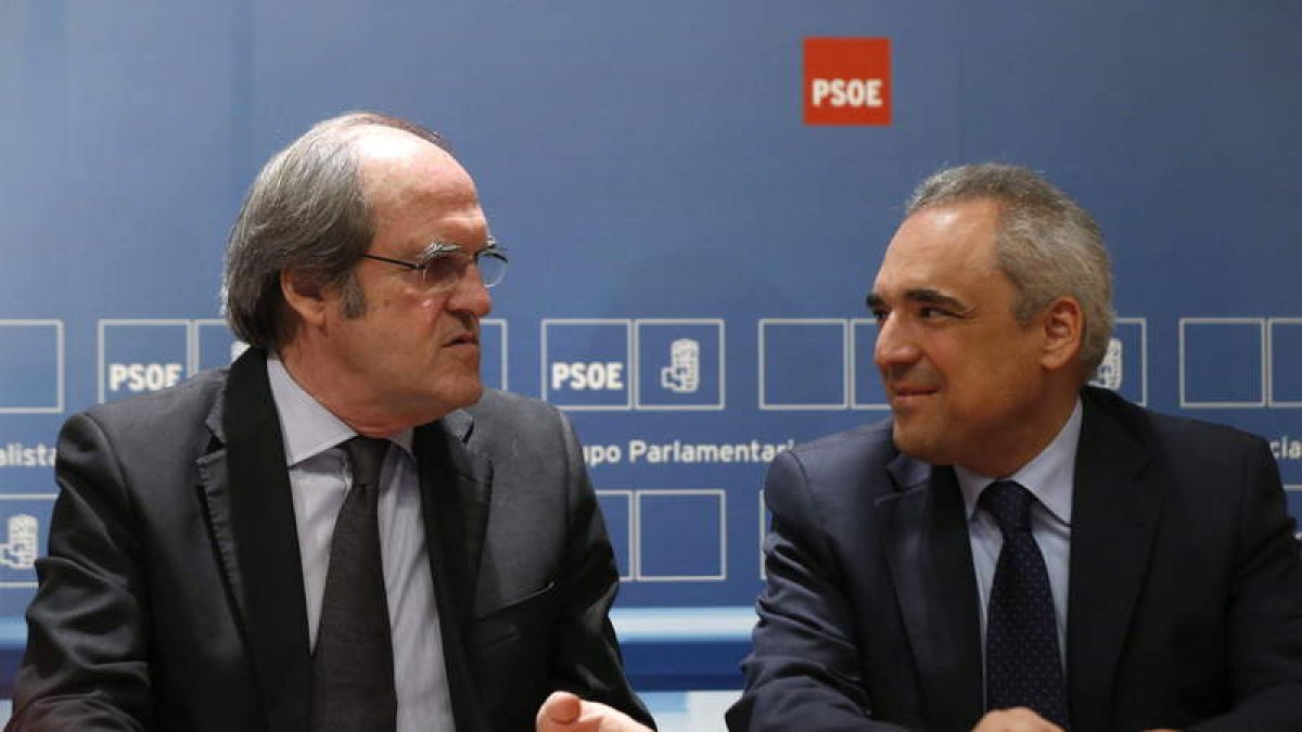 El candidato del PSOE, Gabilondo, y el presidente de la comisión gestora del PSM, Simancas.