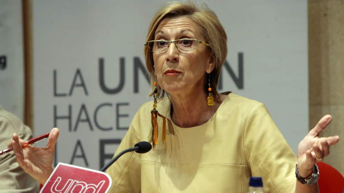 Rosa Díez lidera UPyD, la formación con mejor nota en el estudio.