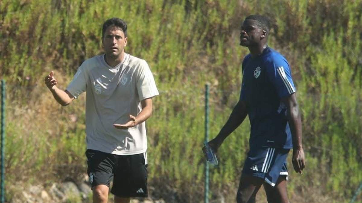 A pesar de perder a Mángel e Igbekeme, Vélez de Mendizábal sumará más efectivos para mañana. LDLM